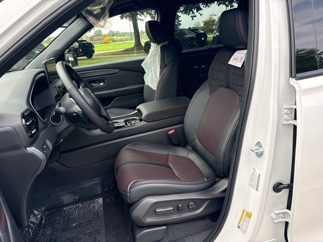 New 2026 Honda Pilot Black Edition image 13