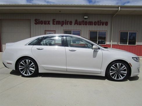Used 2020 Lincoln MKZ Reserve w/ Elements Package AWD/4WD image 2