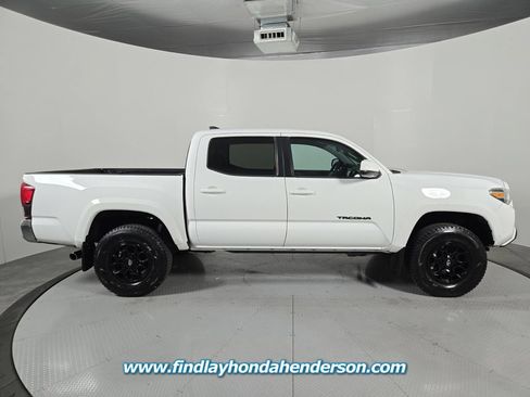 Used 2019 Toyota Tacoma SR5 AWD/4WD image 7