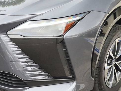Used 2025 Lexus RZ 300e w/ Accessory Package (2T) FWD image 10