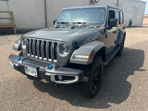 Used 2023 Jeep Wrangler Unlimited Sahara w/ Cold Weather Group AWD/4WD image 13