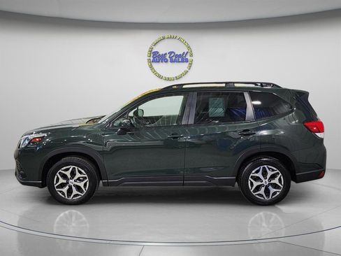 Used 2022 Subaru Forester Premium image 3