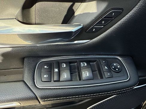 Used 2019 RAM 1500 Laramie image 19