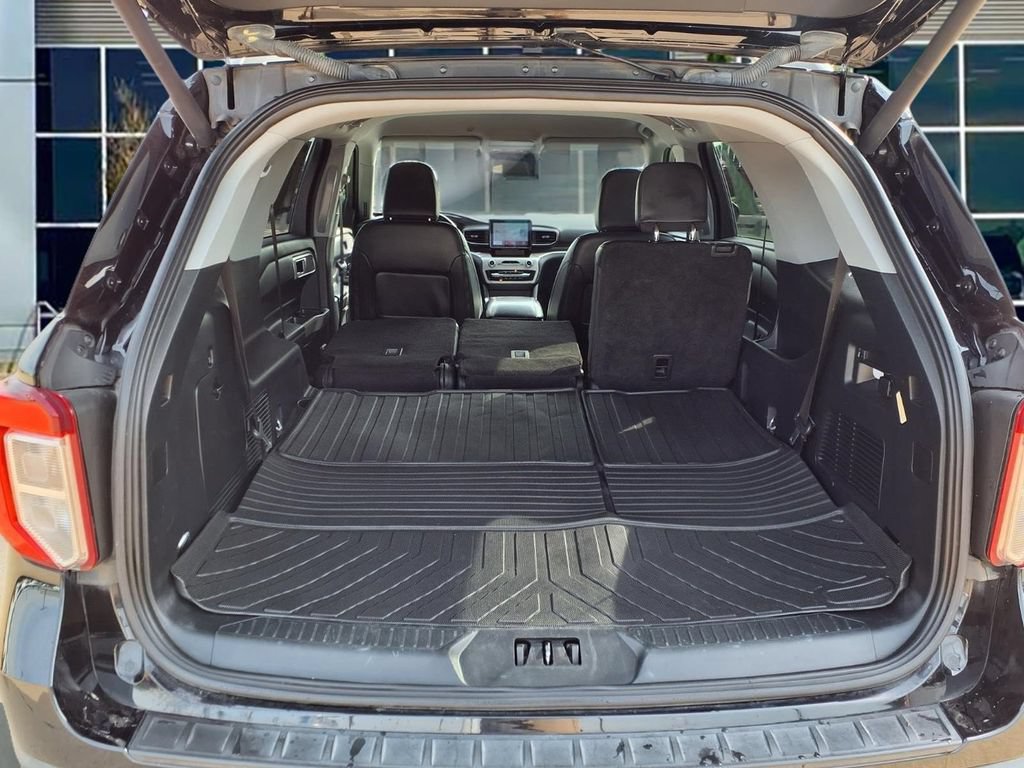 Used 2023 Ford Explorer XLT w/ Equipment Group 202A RWD image 25