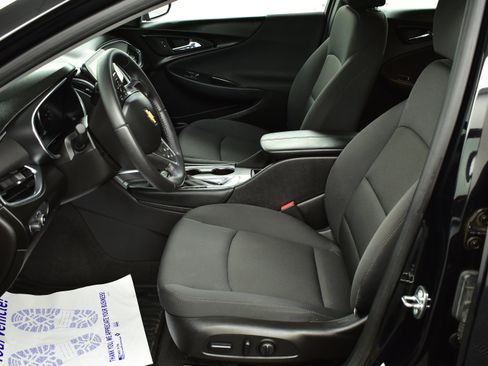 Used 2016 Chevrolet Malibu LT image 9