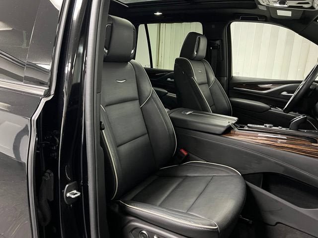 Certified 2024 Cadillac Escalade Premium Luxury AWD/4WD image 17