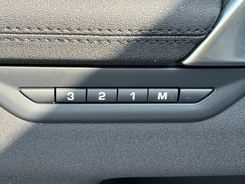 Used 2025 Land Rover Discovery Sport S image 24