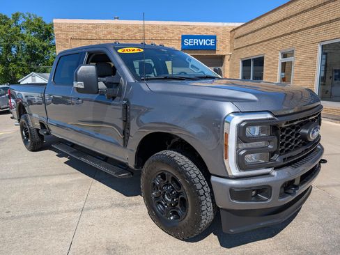 Used 2024 Ford F250 XLT w/ XLT Premium Package AWD/4WD image 4