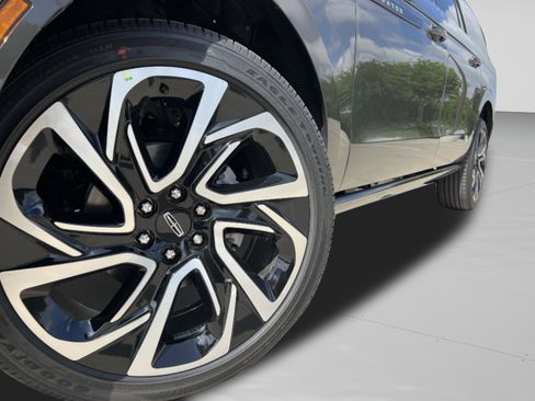 New 2026 Lincoln Navigator L Black Label AWD/4WD image 33