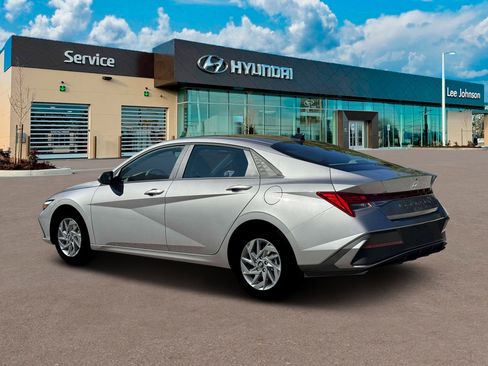 New 2026 Hyundai Elantra Blue image 4