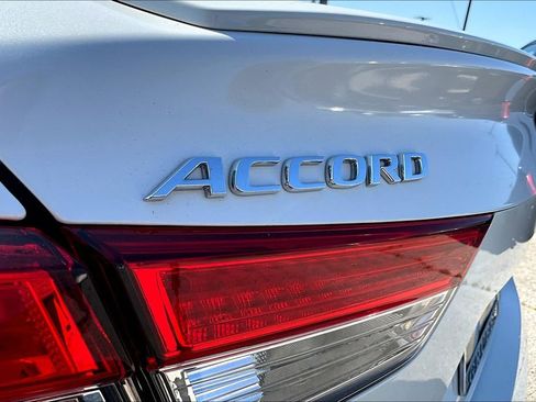 Used 2018 Honda Accord Sport image 39