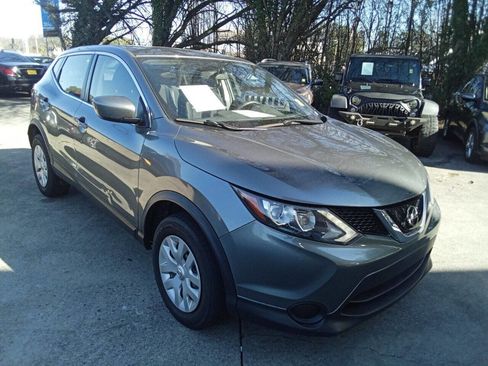 Used 2018 Nissan Rogue Sport S image 4