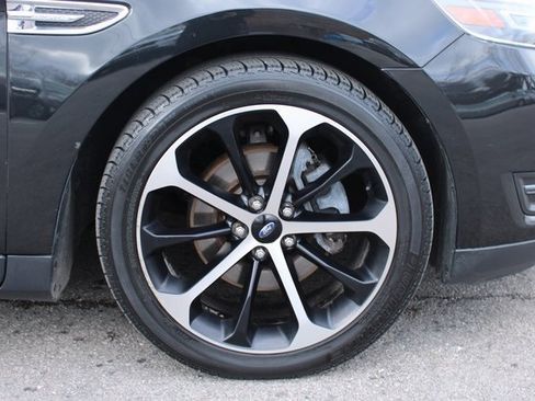 Used 2015 Ford Taurus Limited w/ Equipment Group 301A image 34