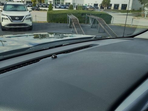 Used 2015 Chevrolet Silverado 1500 LT w/ LT Convenience Package RWD image 18