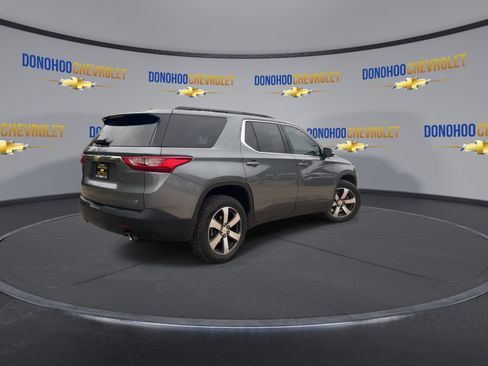 Used 2020 Chevrolet Traverse LT w/ LT Premium Package AWD/4WD image 11