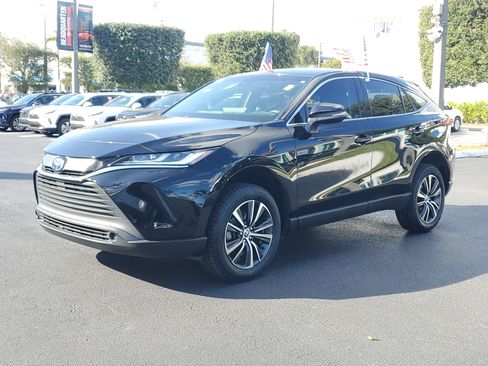 Used 2024 Toyota Venza LE image 6