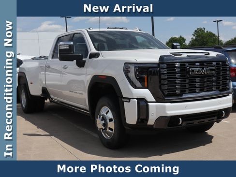 Used 2024 GMC Sierra 3500 Denali Ultimate AWD/4WD image 1