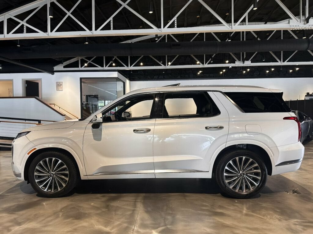 Used 2024 Hyundai Palisade Calligraphy AWD/4WD image 2