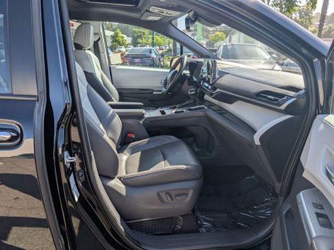 Used 2021 Toyota Sienna XSE w/ XSE Plus Package AWD/4WD image 21
