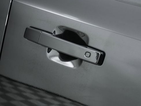 Used 2025 Land Rover Defender 110 S image 55