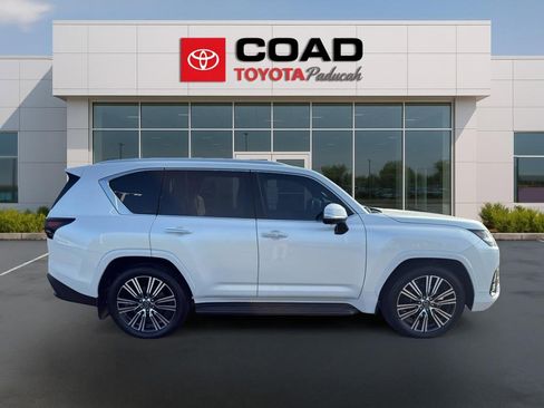 Used 2024 Lexus LX 600 4WD w/ Luxury Package image 6