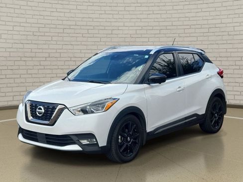 Used 2020 Nissan Kicks SR w/ SR Premium Package FWD image 1