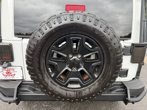 Used 2013 Jeep Wrangler Sahara image 12