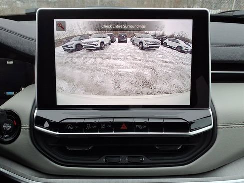 New 2026 Jeep Compass Limited w/ Sun, Sound & Navigation Group image 11