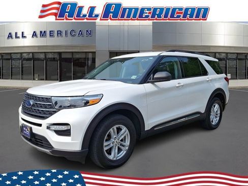 Certified 2023 Ford Explorer XLT w/ Equipment Group 202A AWD/4WD image 1