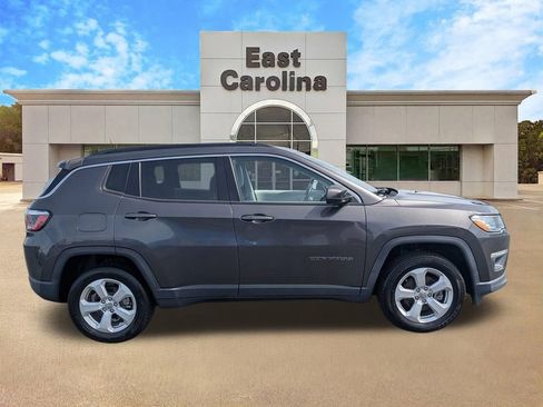Used 2020 Jeep Compass Latitude AWD/4WD image 2