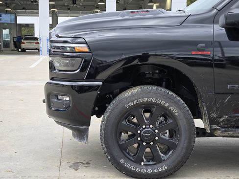 New 2026 RAM 2500 Laramie AWD/4WD image 9