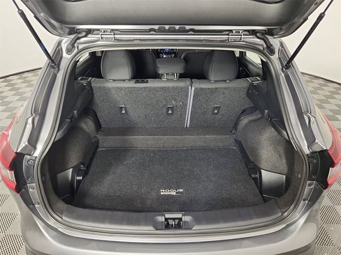 Used 2022 Nissan Rogue Sport S image 14
