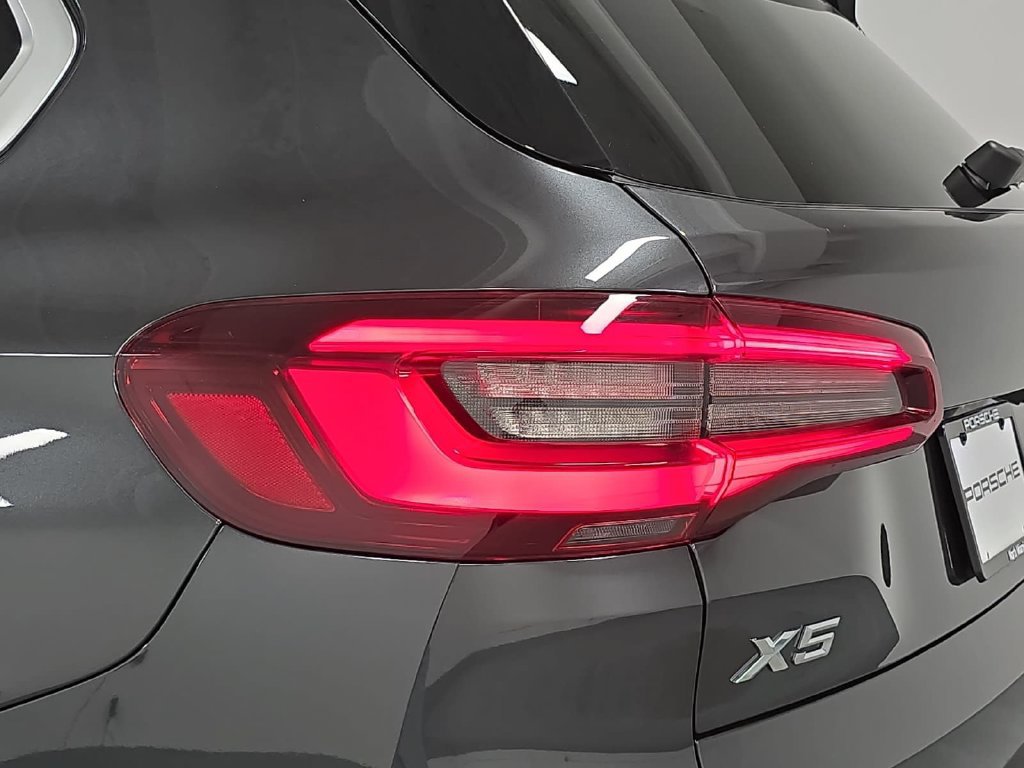 Used 2022 BMW X5 sDrive40i w/ Premium Package RWD image 29