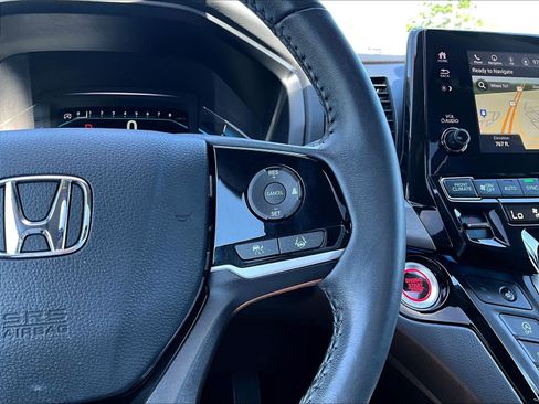 Used 2024 Honda Odyssey Touring image 12