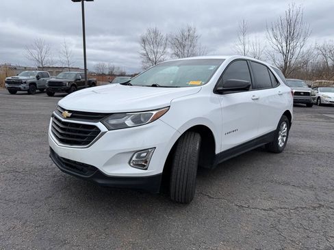 Used 2019 Chevrolet Equinox LS image 9
