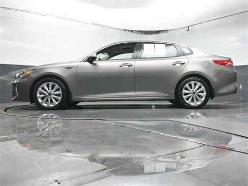 Used 2018 Kia Optima EX w/ Technology Package image 37
