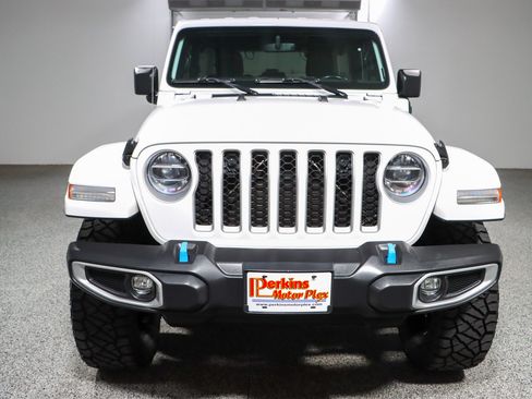 Used 2022 Jeep Wrangler Unlimited Sahara w/ Cold Weather Group AWD/4WD image 5