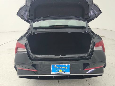 Used 2024 Hyundai Elantra Limited FWD image 35