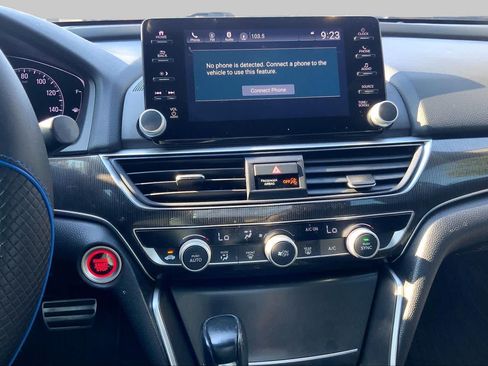 Used 2021 Honda Accord Sport image 7