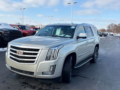 Used 2016 Cadillac Escalade Premium image 7