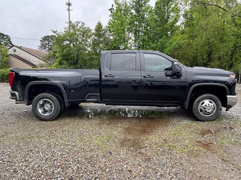 Used 2024 Chevrolet Silverado 3500 LT w/ Texas Edition AWD/4WD image 10