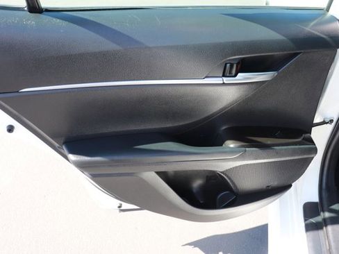Used 2021 Toyota Camry SE w/ Carpet Mat Package (TMS) FWD image 12