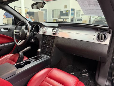 Used 2006 Ford Mustang GT RWD image 18