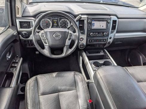 Used 2017 Nissan Titan PRO-4X w/ Pro-4x Convenience Package AWD/4WD image 30