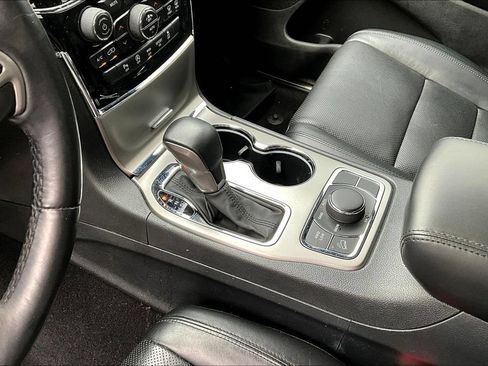 Used 2019 Jeep Grand Cherokee Limited w/ Luxury Group II AWD/4WD image 20