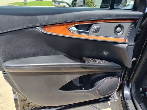 Used 2019 Lincoln Nautilus Reserve FWD image 21