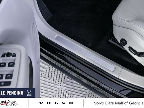 Certified 2023 Volvo XC60 B5 Plus w/ Climate Package image 10
