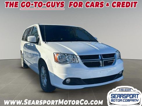 Used 2020 Dodge Grand Caravan SXT image 3