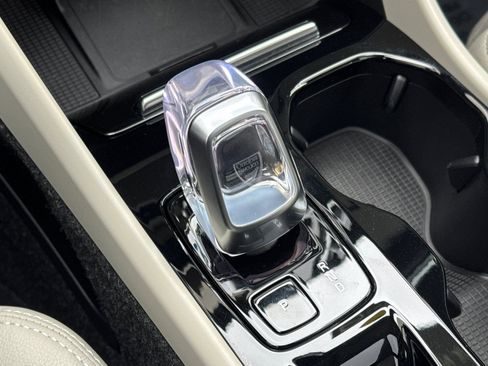 Used 2025 Volvo XC40 B5 Plus w/ Protection Package Premier image 24