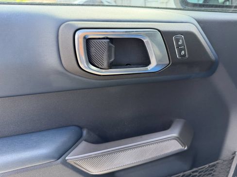 Used 2021 Ford Bronco Outer Banks AWD/4WD image 9